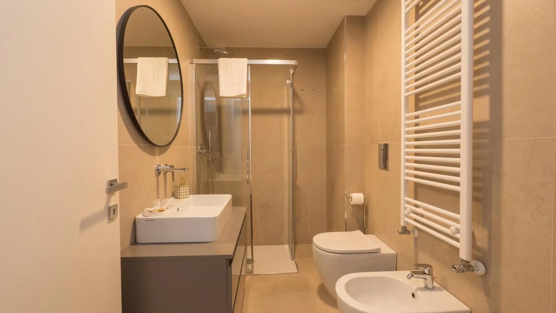 Xenia Milano - 2Rooms Apt In Via Petrella 4 D 0*, Милан